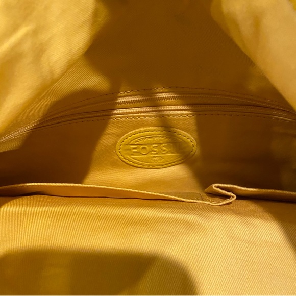 Fossil Leather crossbody in yellow